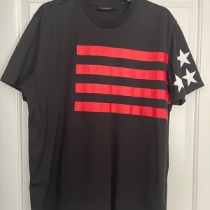 Givenchy T shirt. Size L